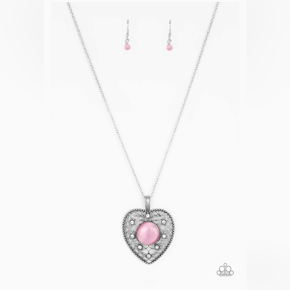 One Heart Pink Necklace Valentines 💝 SALE - Picture 1 of 3